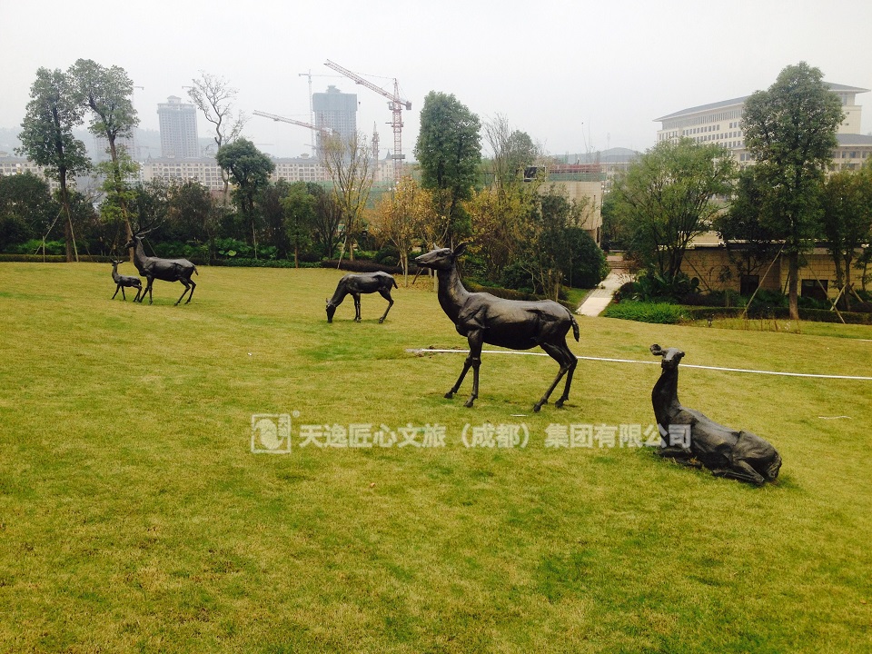 小鹿休息.jpg